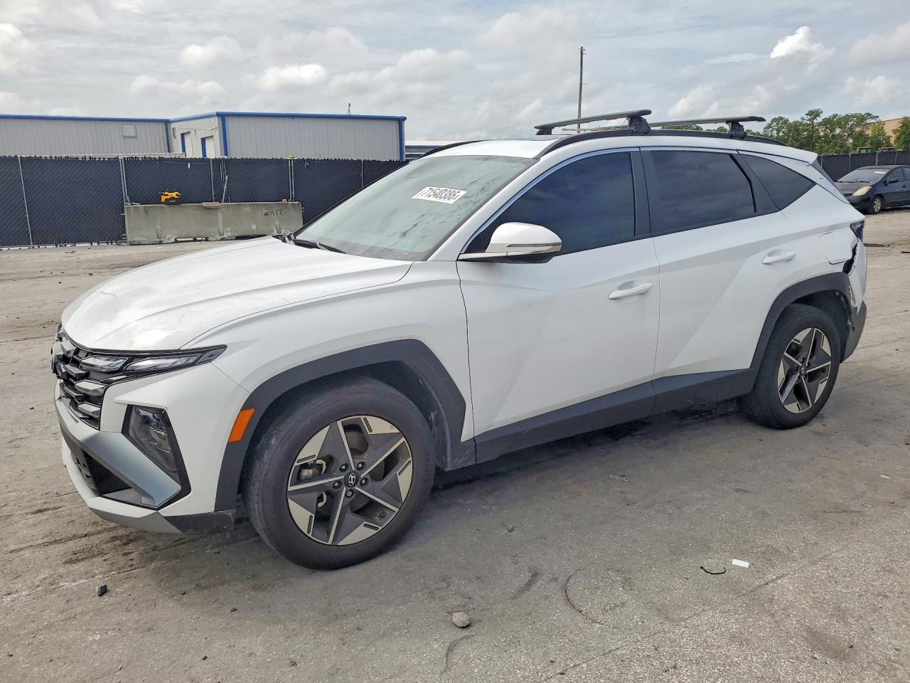 2025 HYUNDAI TUCSON SEL Convenience — Front 3/4
