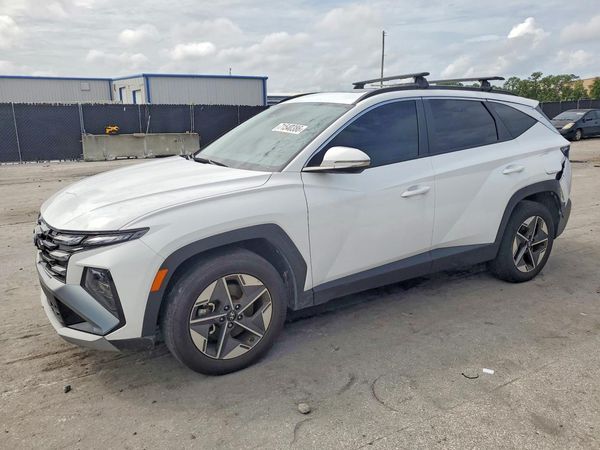 2025 HYUNDAI TUCSON SEL Convenience — Front 3/4