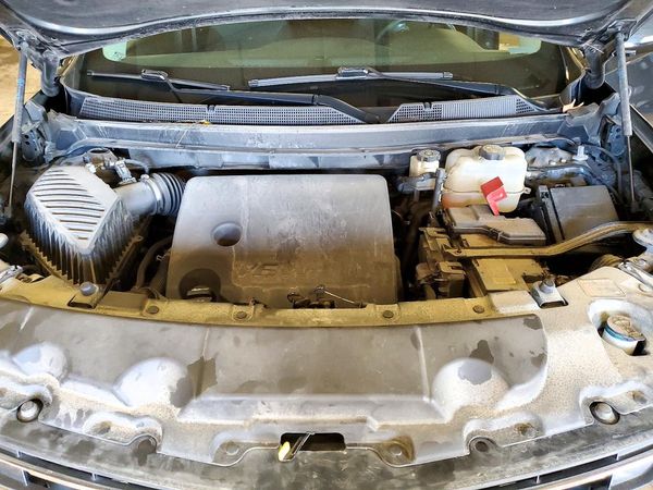 2020 CHEVROLET TRAVERSE LT — Engine bay