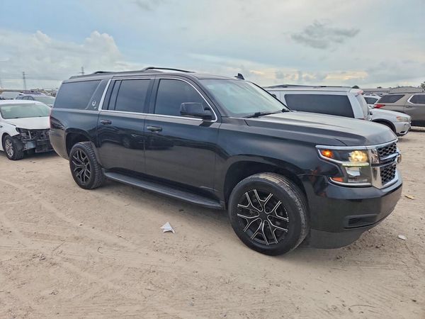 2019 CHEVROLET SUBURBAN LT — Passenger 3/4