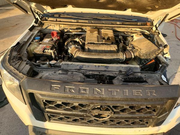 2023 NISSAN FRONTIER Crew Cab — Engine bay