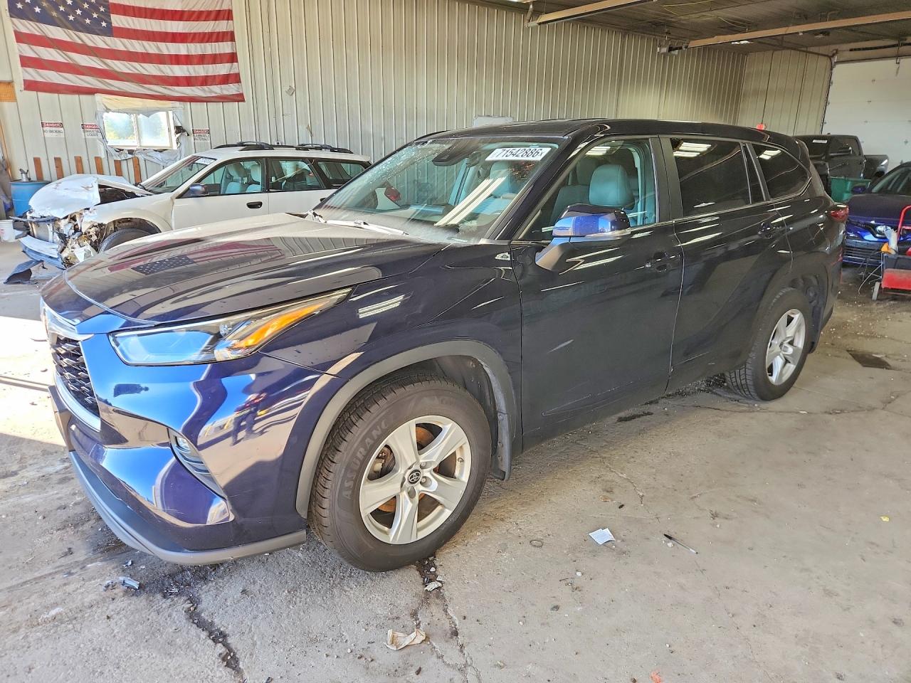 2023 TOYOTA HIGHLANDER — Front 3/4
