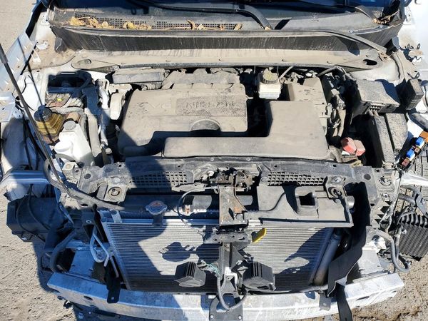 2019 NISSAN PATHFINDER — Engine bay