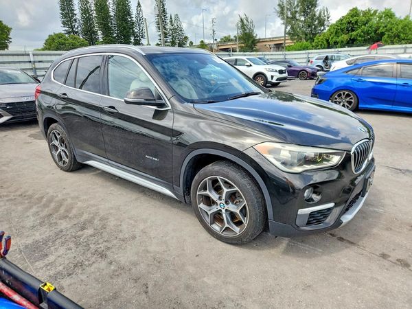 2017 BMW X1 xDrive28i — Passenger 3/4