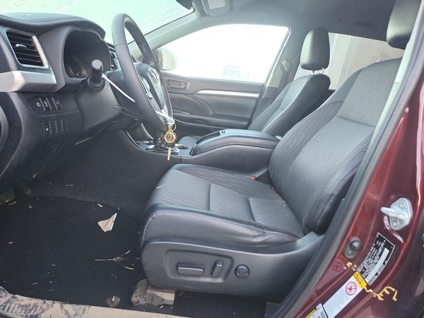 2019 TOYOTA HIGHLANDER LE/LE Plus — DENT