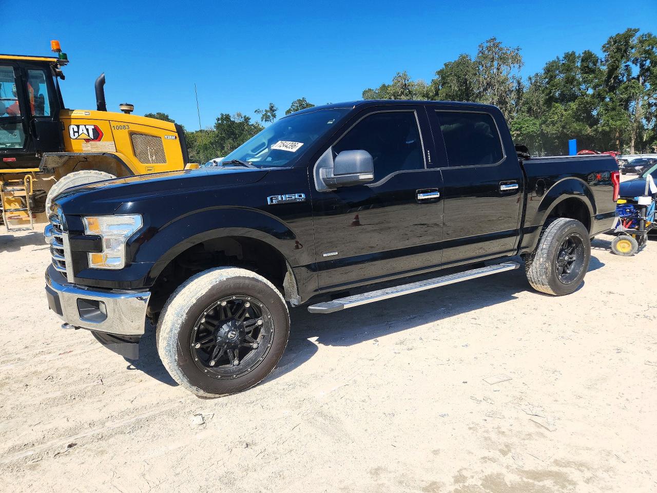 2017 FORD F150 SuperCrew — Front 3/4