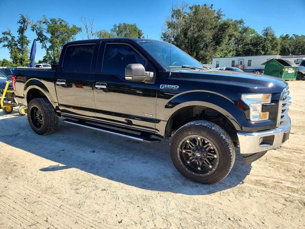 2017 FORD F150 SuperCrew — Passenger 3/4