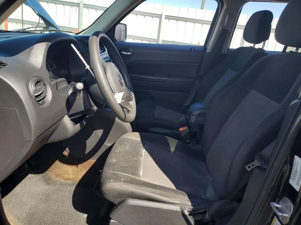 2014 JEEP PATRIOT Sport — DENT