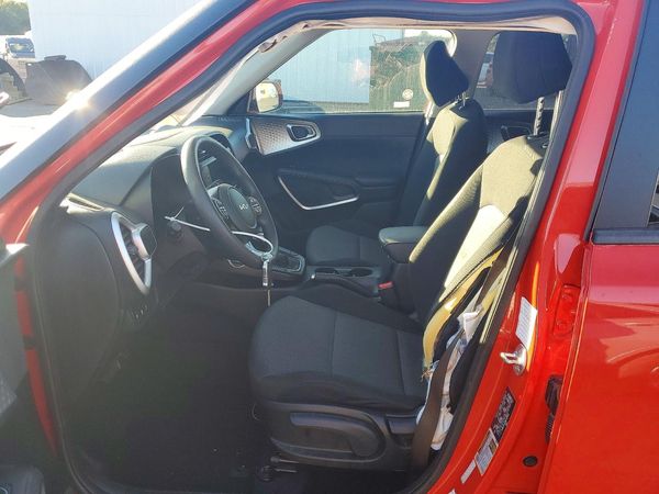 2024 KIA SOUL LX, S