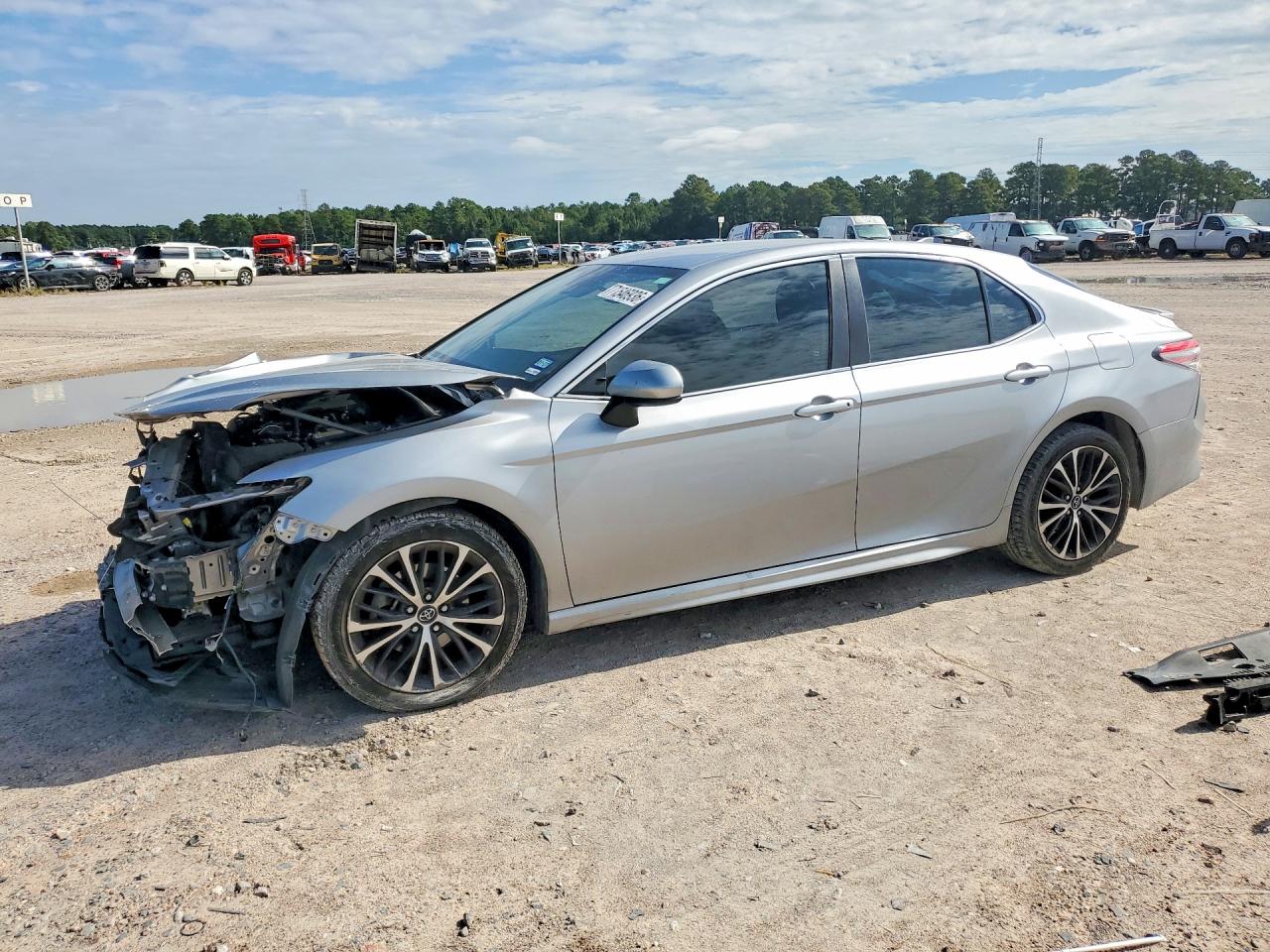 2019 TOYOTA CAMRY L/LE/SE/XLE — Front 3/4