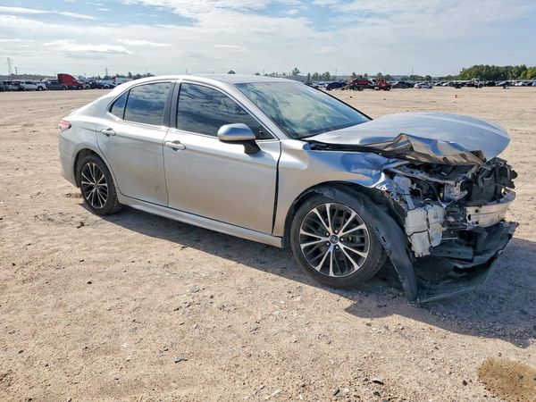 2019 TOYOTA CAMRY L/LE/SE/XLE — Passenger 3/4