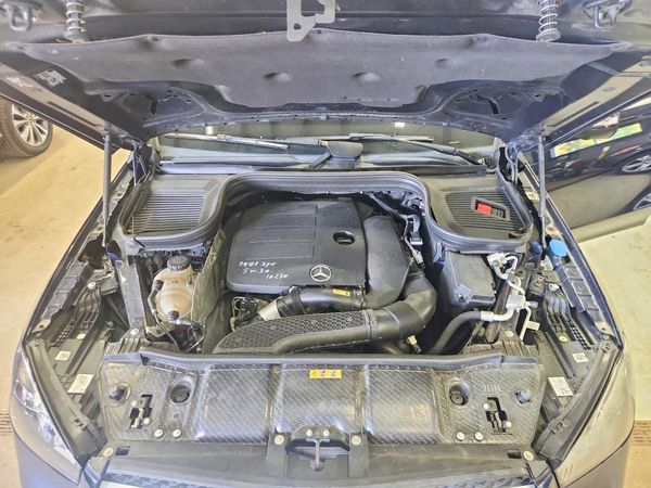 2020 MERCEDES-BENZ GLE GLE350 — Engine bay