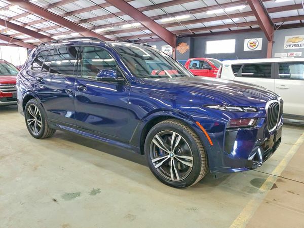 2024 BMW X7 xDrive40i — Passenger 3/4