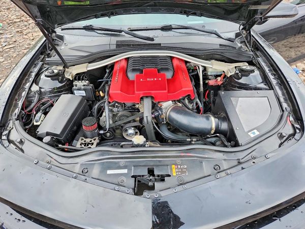 2012 CHEVROLET CAMARO SS — Engine bay