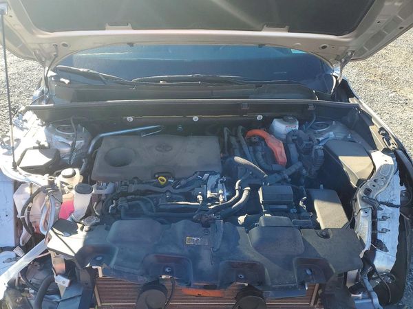 2021 TOYOTA VENZA — Engine bay