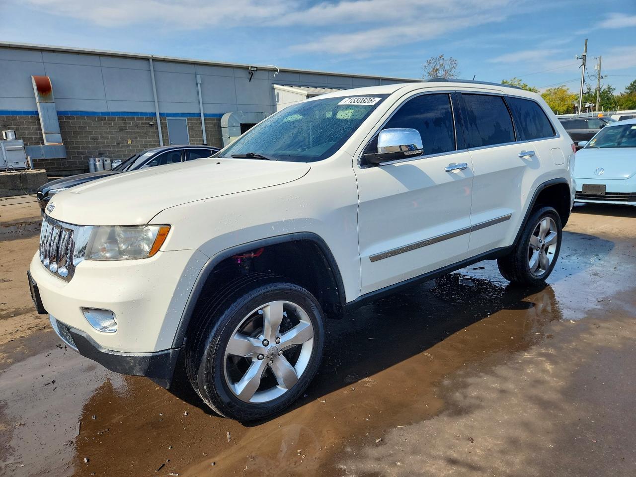 2012 JEEP CHEROKEE Limited — Front 3/4