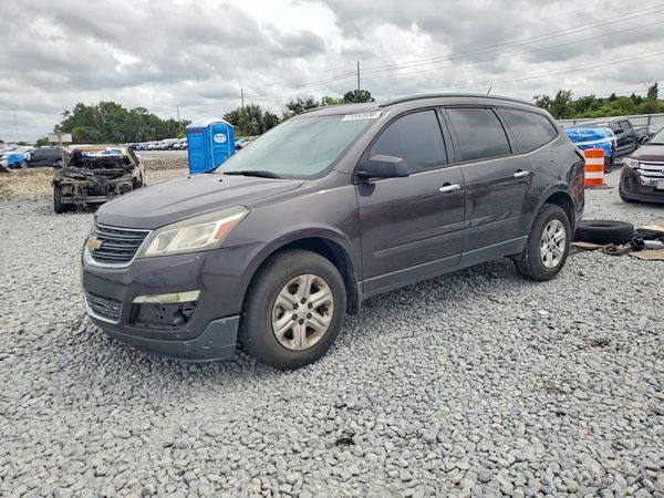 2014 CHEVROLET TRAVERSE LS — Front 3/4