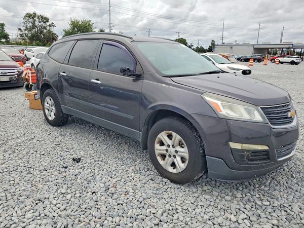 2014 CHEVROLET TRAVERSE LS — Passenger 3/4