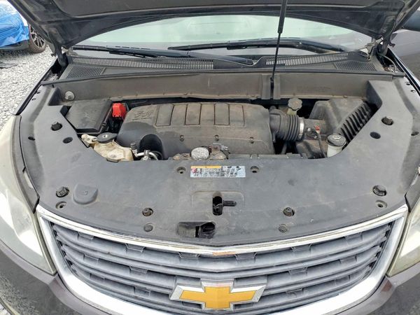 2014 CHEVROLET TRAVERSE LS — Engine bay
