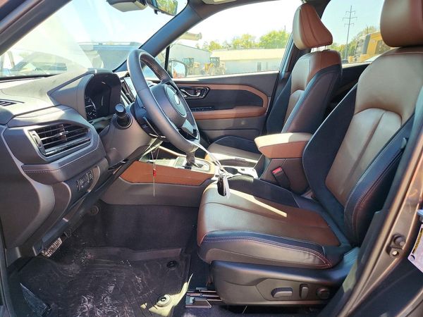 2025 SUBARU FORESTER Touring — DENT
