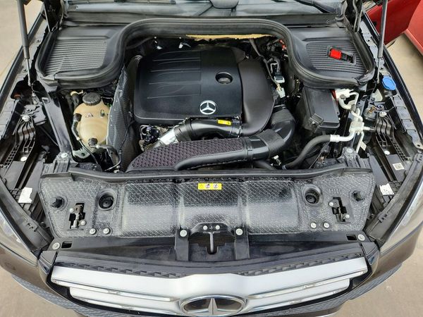 2021 MERCEDES-BENZ GLE GLE350 — Engine bay