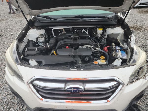 2019 SUBARU OUTBACK Premium+ES — Engine bay