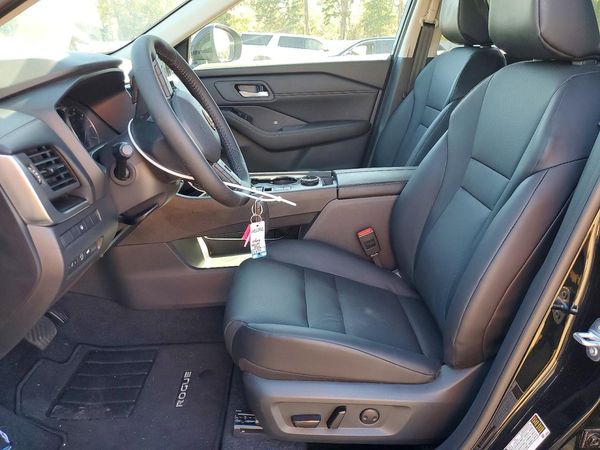 2026 NISSAN ROGUE SV — DENT