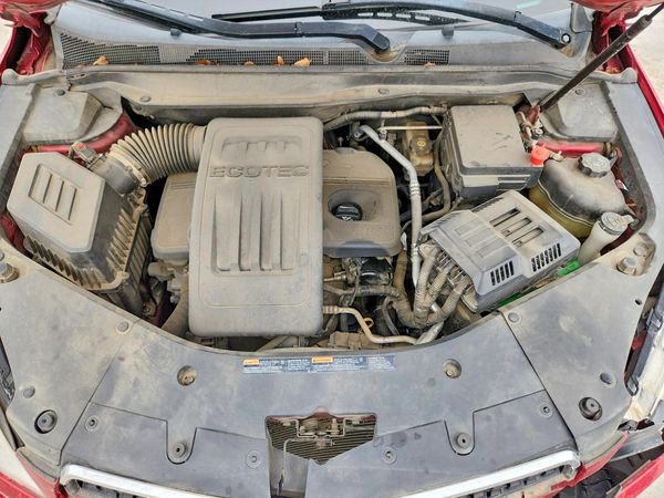2015 CHEVROLET EQUINOX 1LT — Engine bay