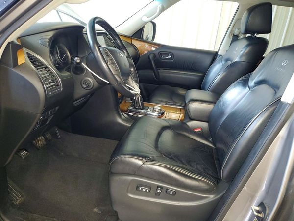 2014 INFINITI QX80 — DENT