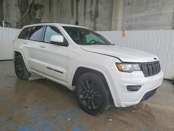 2019 JEEP CHEROKEE Laredo — Passenger 3/4