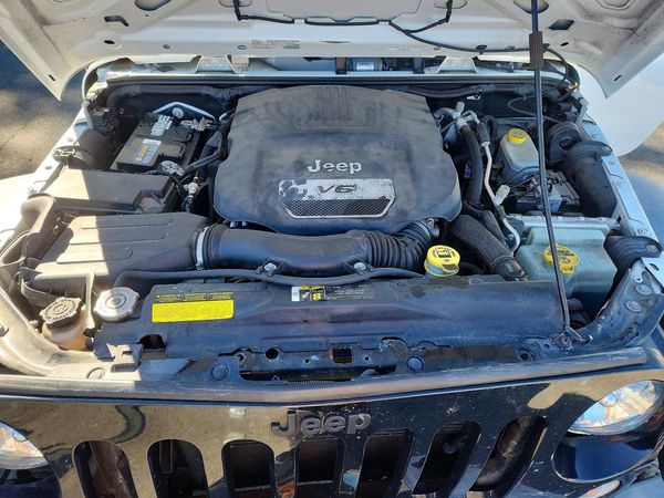 2018 JEEP WRANGLER UNLIMITED Unlimited Sport — Engine bay
