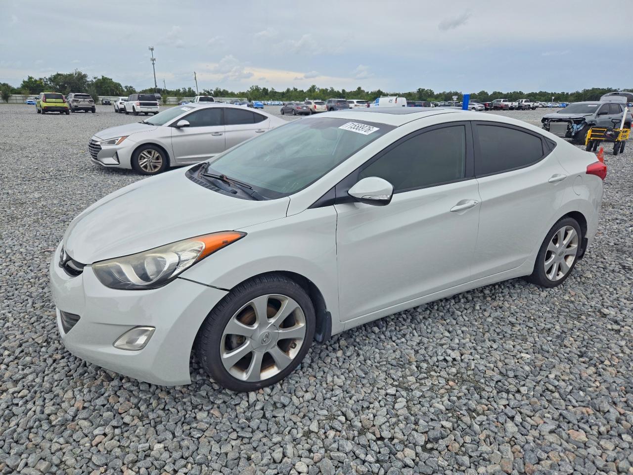 2013 HYUNDAI ELANTRA — Front 3/4