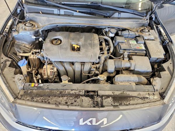 2022 KIA FORTE GT Line — Engine bay
