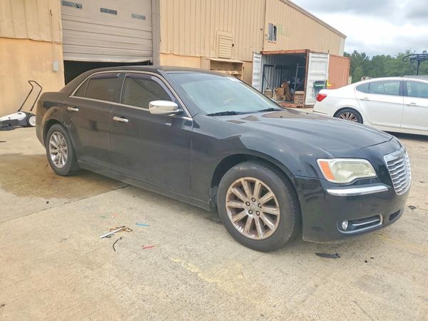 2013 CHRYSLER 300 300C — Passenger 3/4