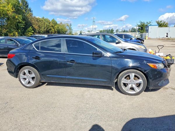 2015 ACURA ILX 20 Premium — Passenger 3/4