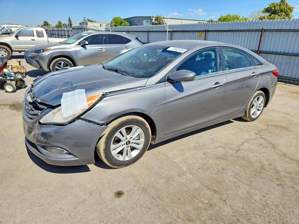 2013 HYUNDAI SONATA — DSFA — Front 3/4