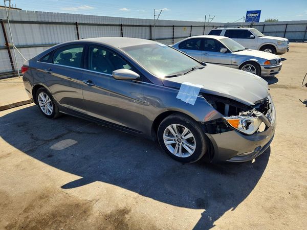 2013 HYUNDAI SONATA GLS/ GLS Popular — Passenger 3/4