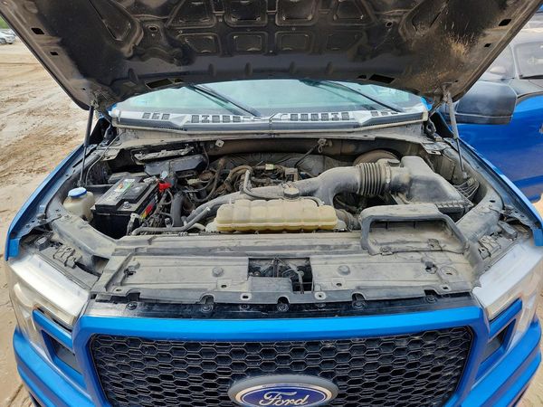 2019 FORD F150 — Engine bay