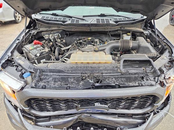 2021 FORD F150 — Engine bay