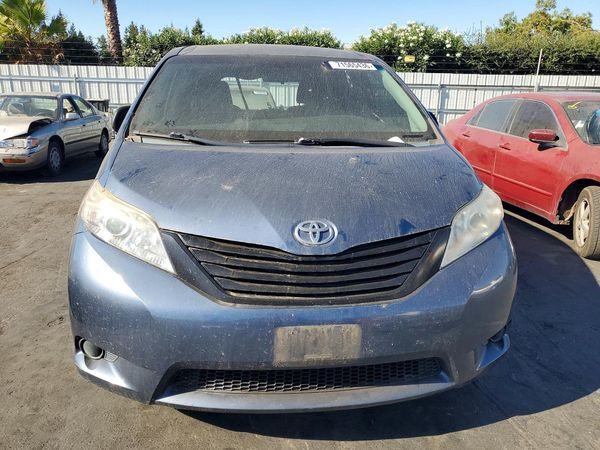 2015 TOYOTA SIENNA — DIRF