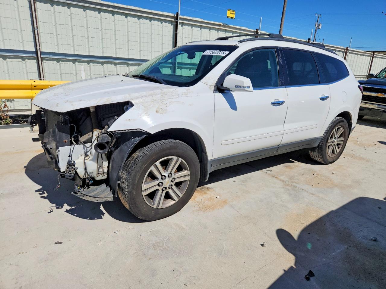 2017 CHEVROLET TRAVERSE 2LT — Front 3/4