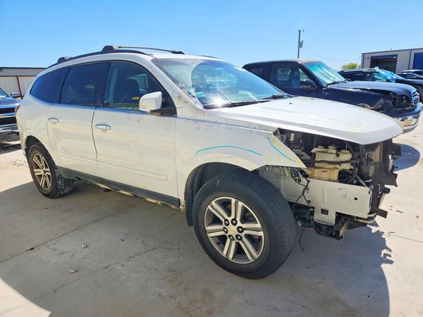 2017 CHEVROLET TRAVERSE 2LT — Passenger 3/4