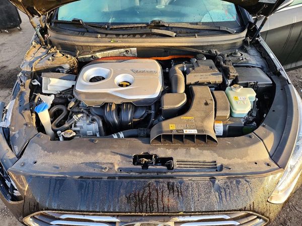 2019 HYUNDAI SONATA Plug-in Hybrid Limited — Engine bay
