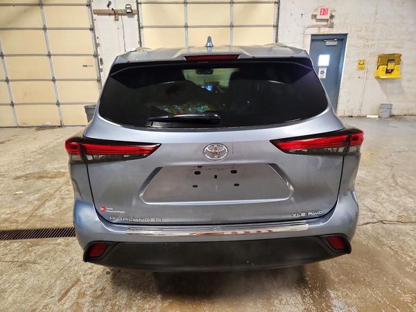 2020 TOYOTA HIGHLANDER XLE — DIRR