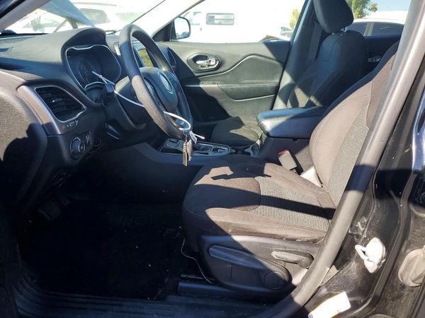 2019 JEEP CHEROKEE LATITUDE FWD — DENT