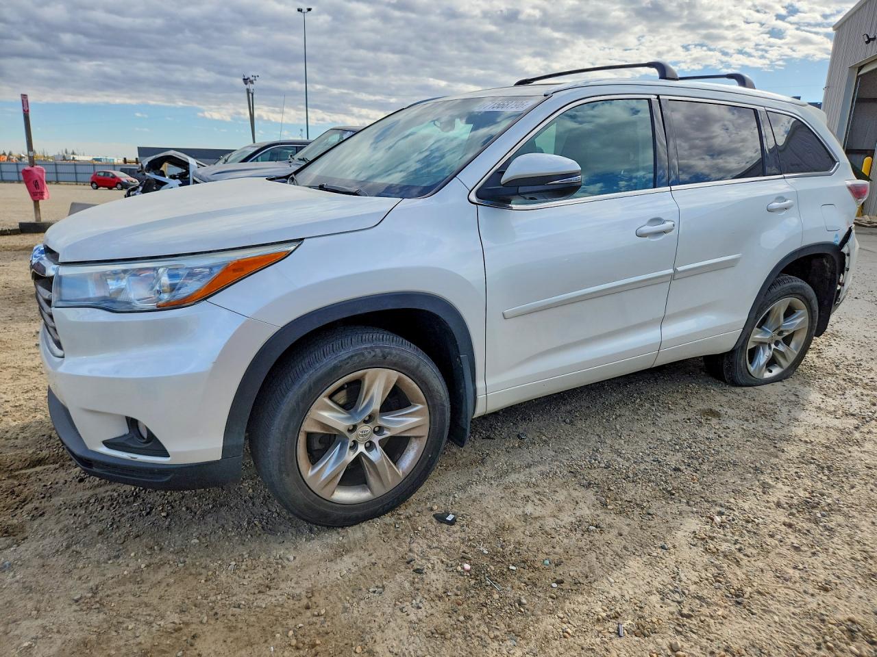 2016 TOYOTA HIGHLANDER Base/Hybrid — Front 3/4