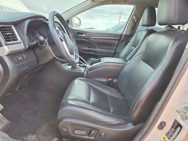 2016 TOYOTA HIGHLANDER Base/Hybrid — DENT