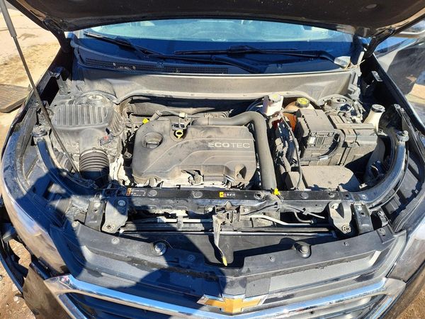 2018 CHEVROLET EQUINOX LT (1LT) — Engine bay