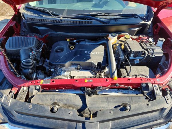 2020 CHEVROLET EQUINOX LT (2FL) — Engine bay