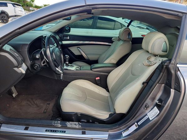 2012 INFINITI G37 — DENT